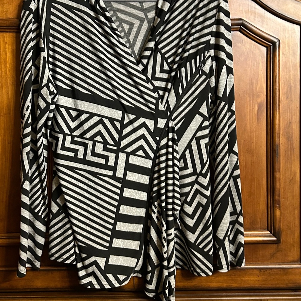 Joseph Ribkoff Geometric Black & Silver/Gray Top Size 16 - Picture 7 of 9